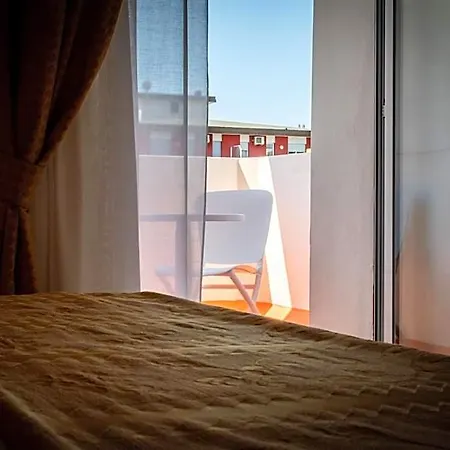 Continental 4* Μπιμπιόνε