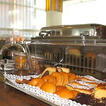 Ξενοδοχείο Continental Μπιμπιόνε